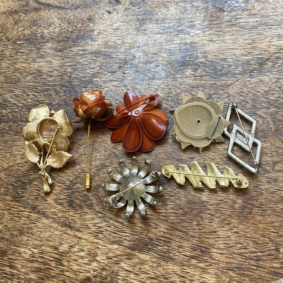 Lot of 7 vintage pins / brooches floral, rhinestine gold silver - Picture 9 of 9